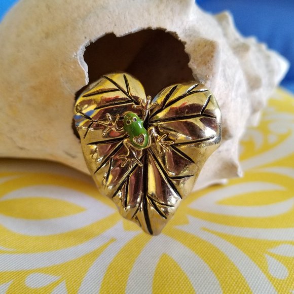 Betsey Johnson Jewelry - 🐸Betsey Johnson Vintage HTF Signed Frog-on-a-Leaf Cocktail/Statement Ring GPC🐸